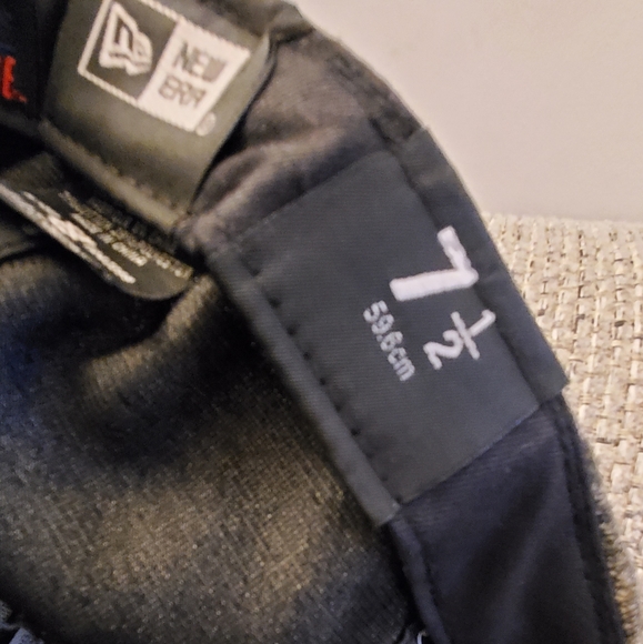 "SOLD"  Yankees fitted hat 7 1/2 euc - Picture 3 of 4